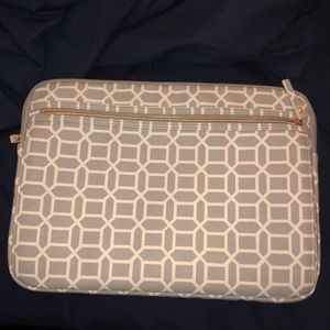 Laptop case for 10 by 15 inches